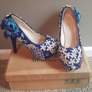 Womens size 7 Rhinstone heels